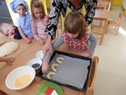 Pečeme ve školce - od zrníčka po rohlík